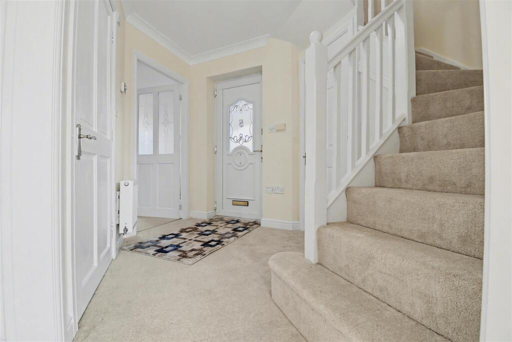 River Bank Close, Keadby, Scunthorpe photo 4