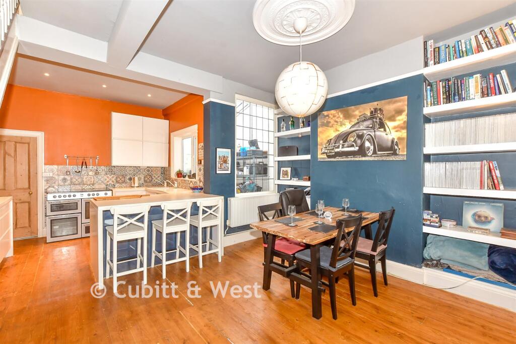 House in Portsmouth - View 5