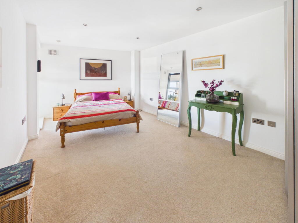 Apartment in Brighton - View 4