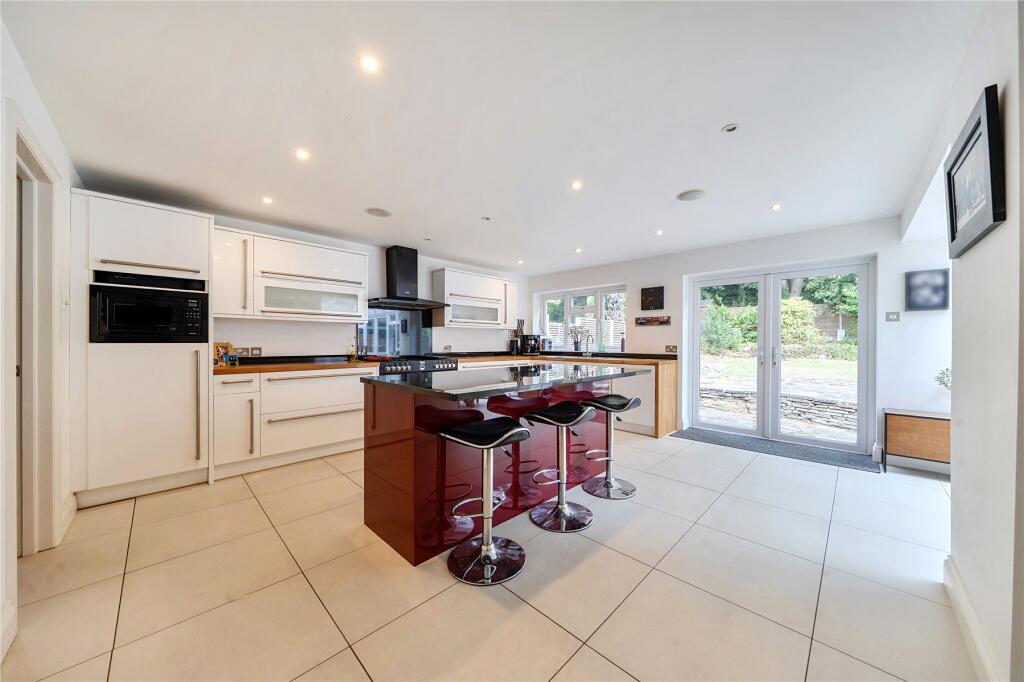 House in London, Broom Hill, Crofton - View 4