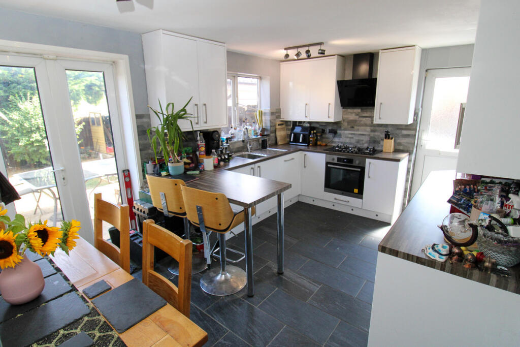 Tyne Close, Wellingborough, NN8 - View 4