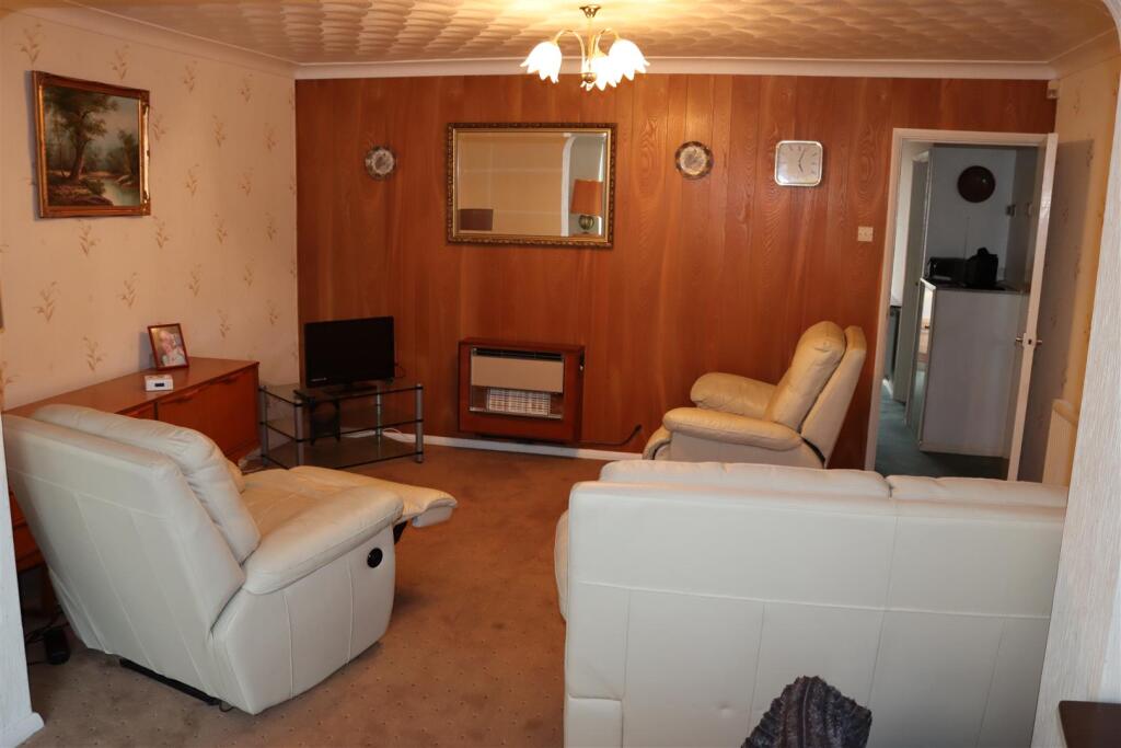 Kinver Crescent, Aldridge photo 4