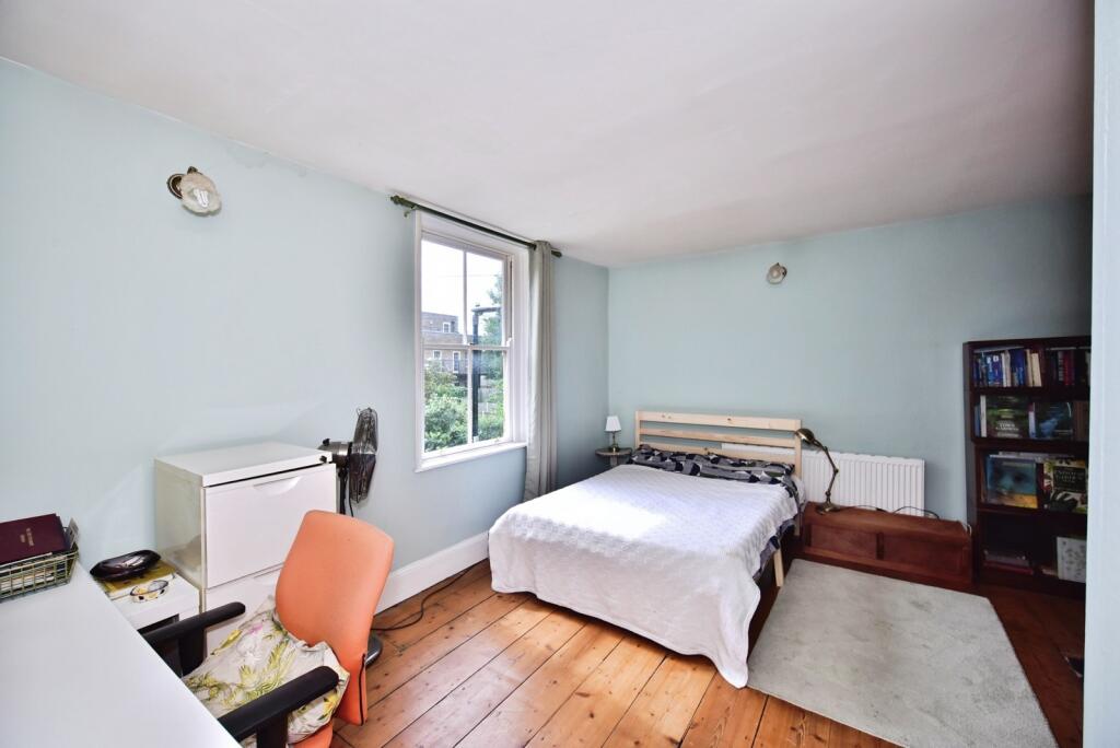 Maidstone Road, Rochester, Kent, ME1 – další