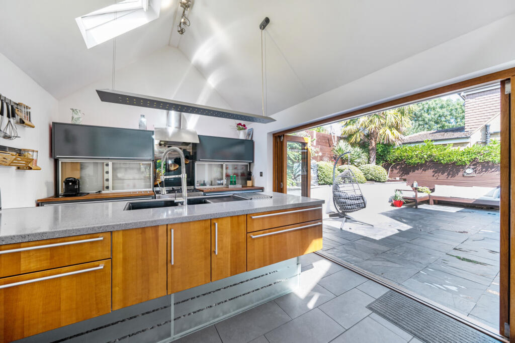 House in Southall - View 5