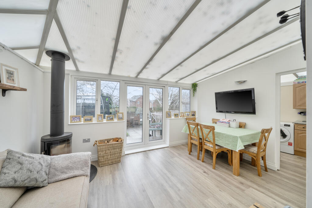 Winlaw Close, Shaw, Swindon, SN5 5WX photo 2