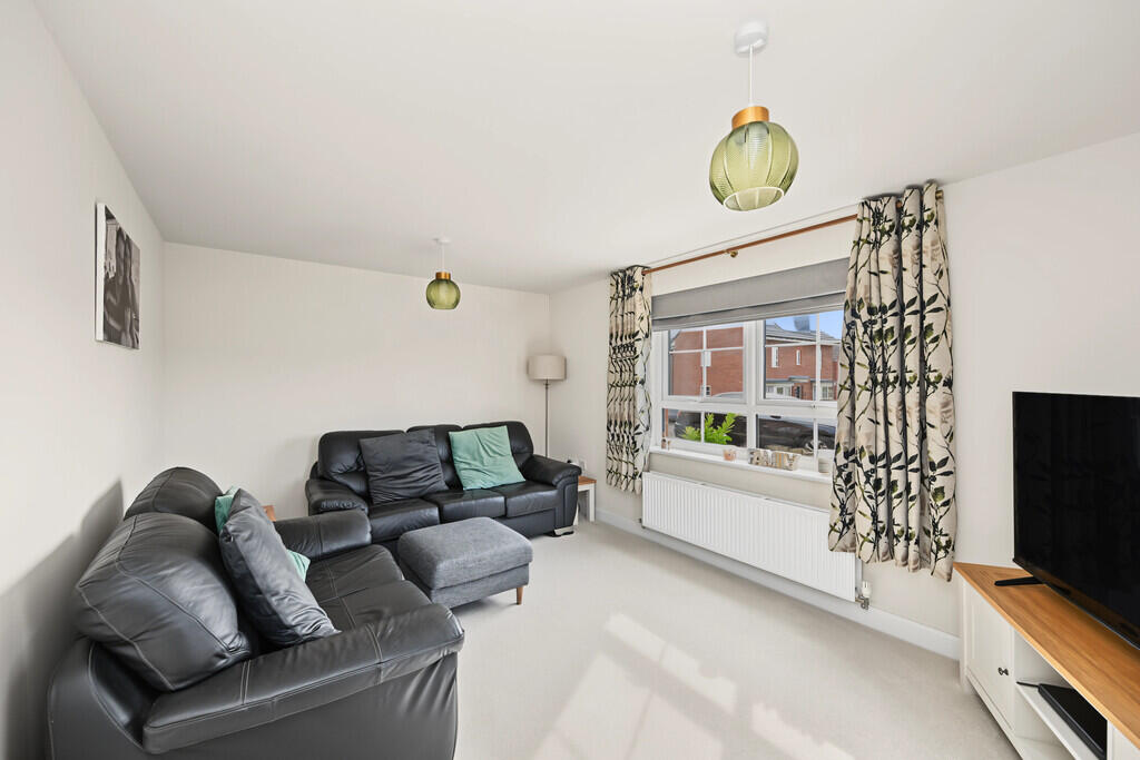 Vermilion Way, Ashlawn Gardens, Rugby photo 3