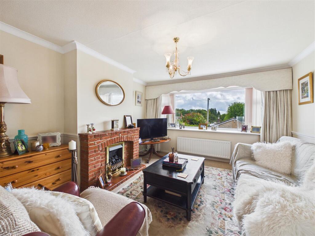 House in North East Derbyshire, Coal Aston, Dronfield - View 2