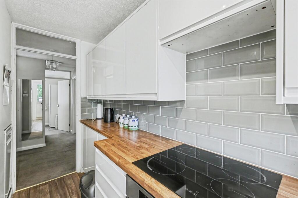 Apartment in Northampton, West Northamptonshire - View 4