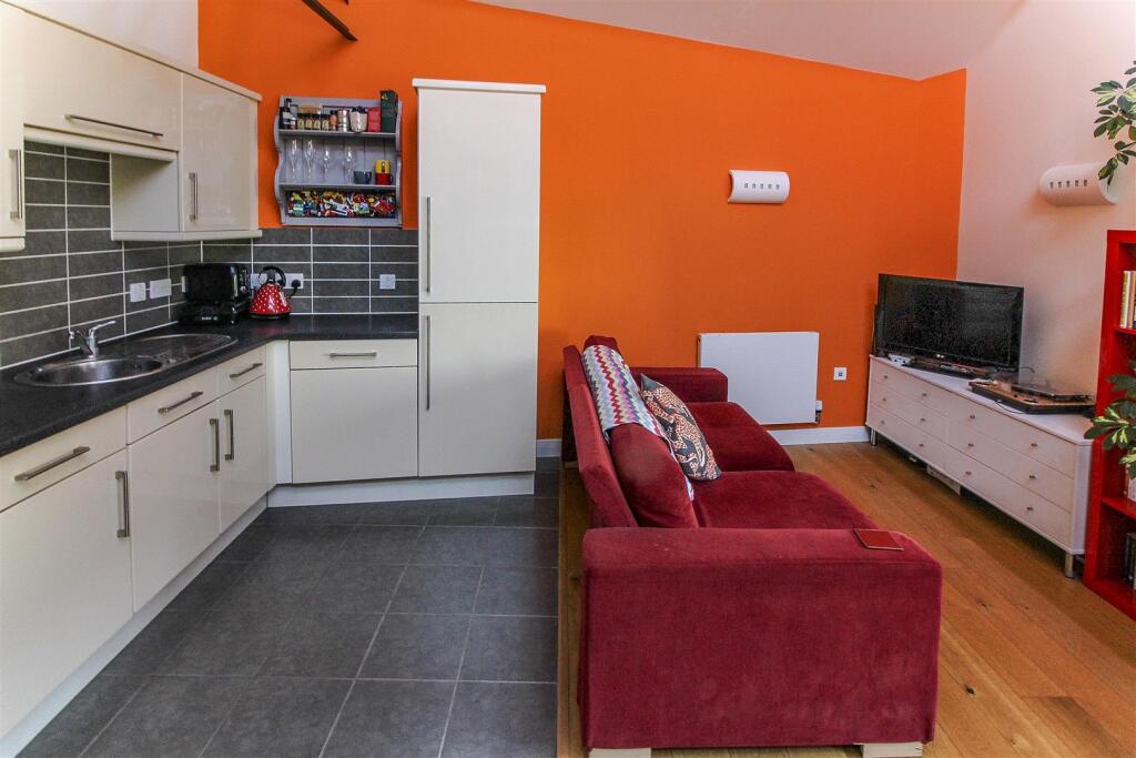 Apartment in Norwich - View 4