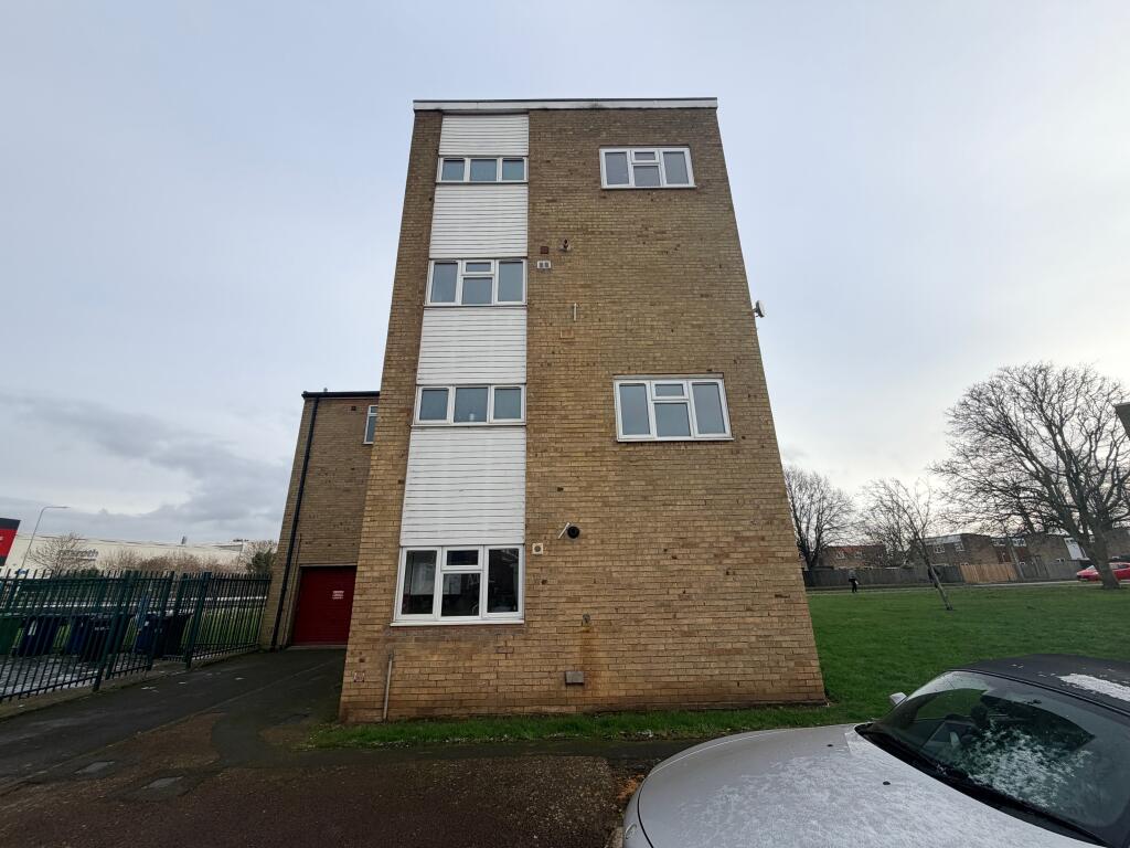 11 Fairfax Court, St. Neots PE19 2JF photo 2