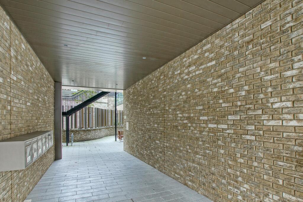 139141 Mare Street E8 Unit 3 11.JPG