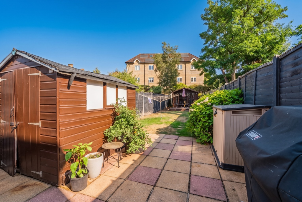 House in Dartford, Stone - View 4