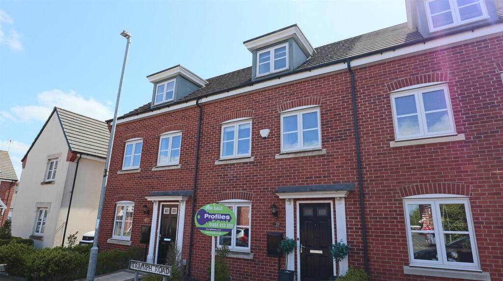 3-bed house on Triumph Road, Hinckley, £279,999