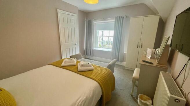 BEDROOM 16