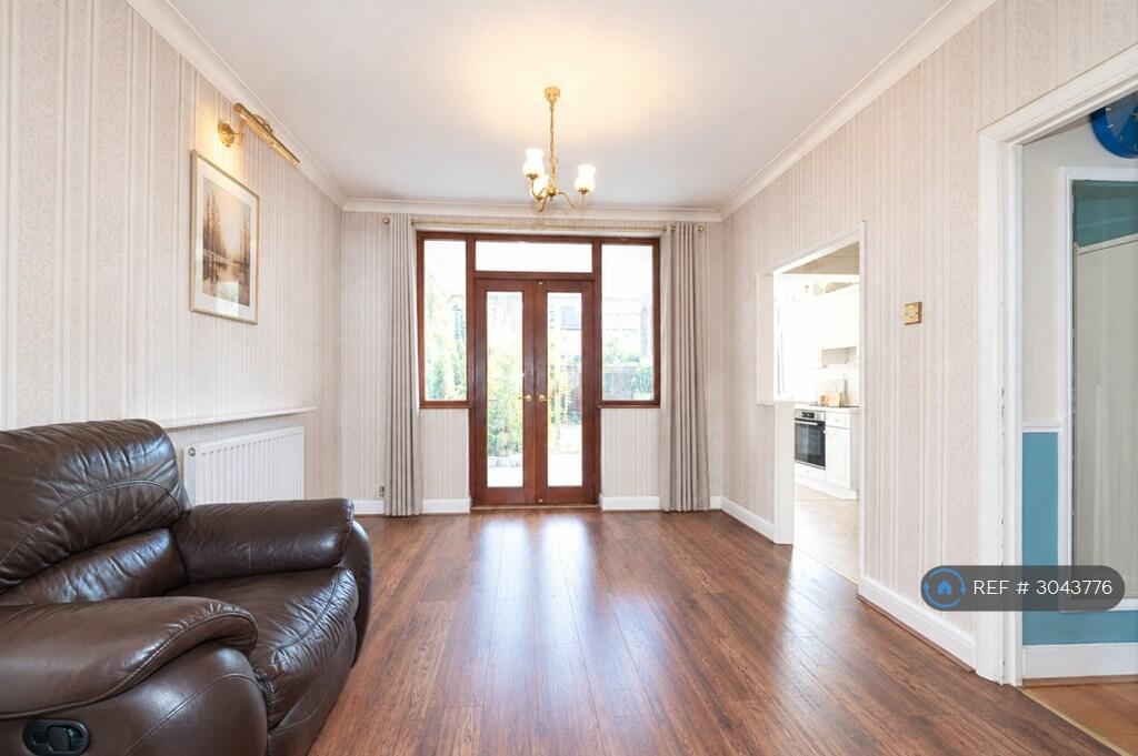 House in Romford - View 5