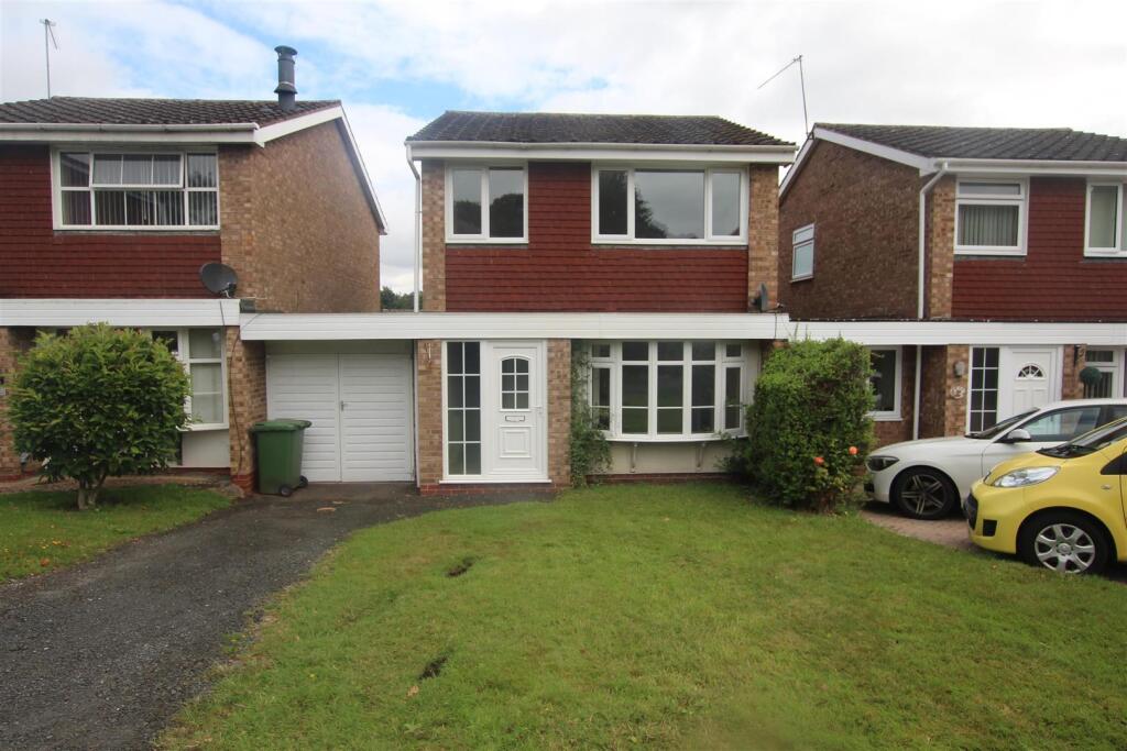 Main image of property: Alveston Close, Redditch, B98 0TF