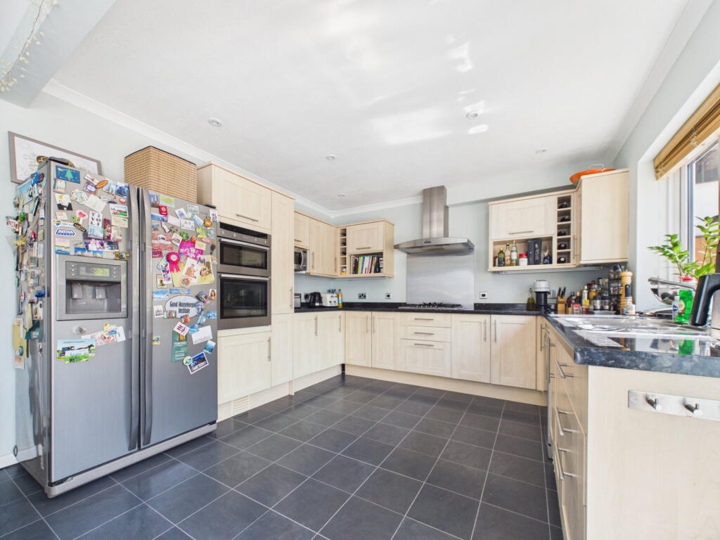 Orchard Grove, Maidenhead, SL6 photo 3