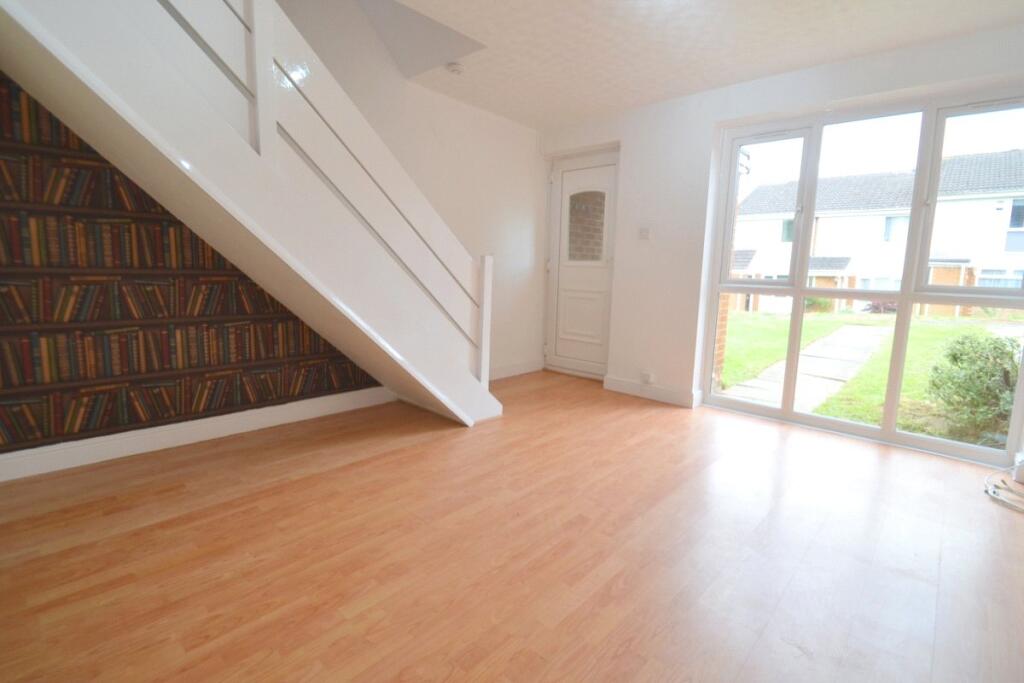 Rose Close, Rothwell, Kettering, Northamptonshire, NN14 photo 2
