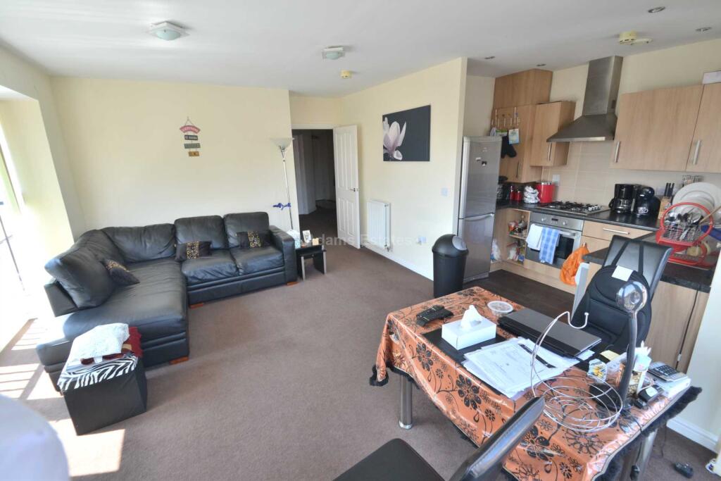 Apartment in Reading - View 3
