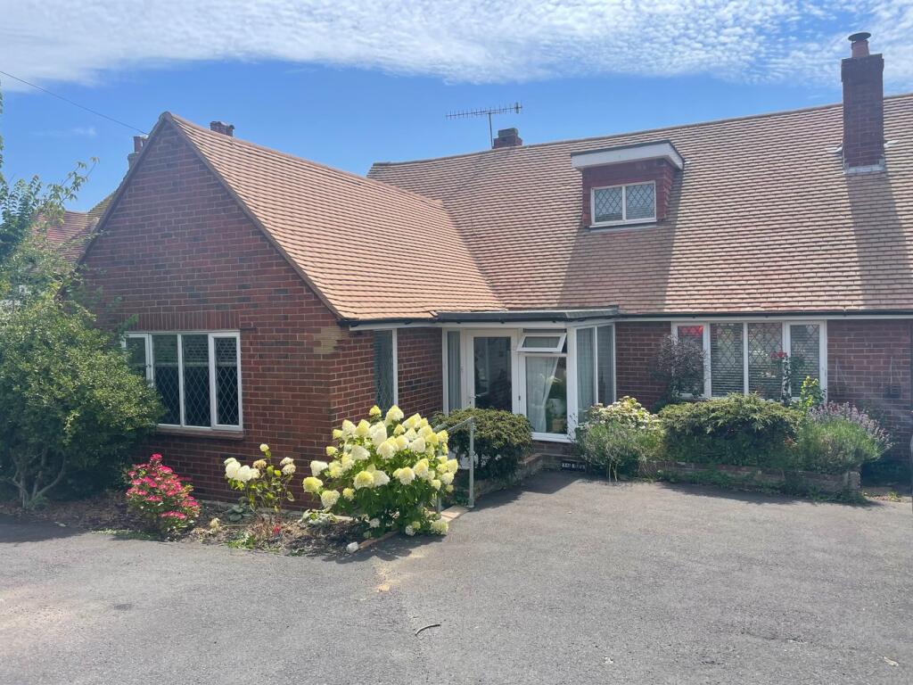 4-bed house on De la Warr Road, Bexhill-on-Sea, TN40, £475,000
