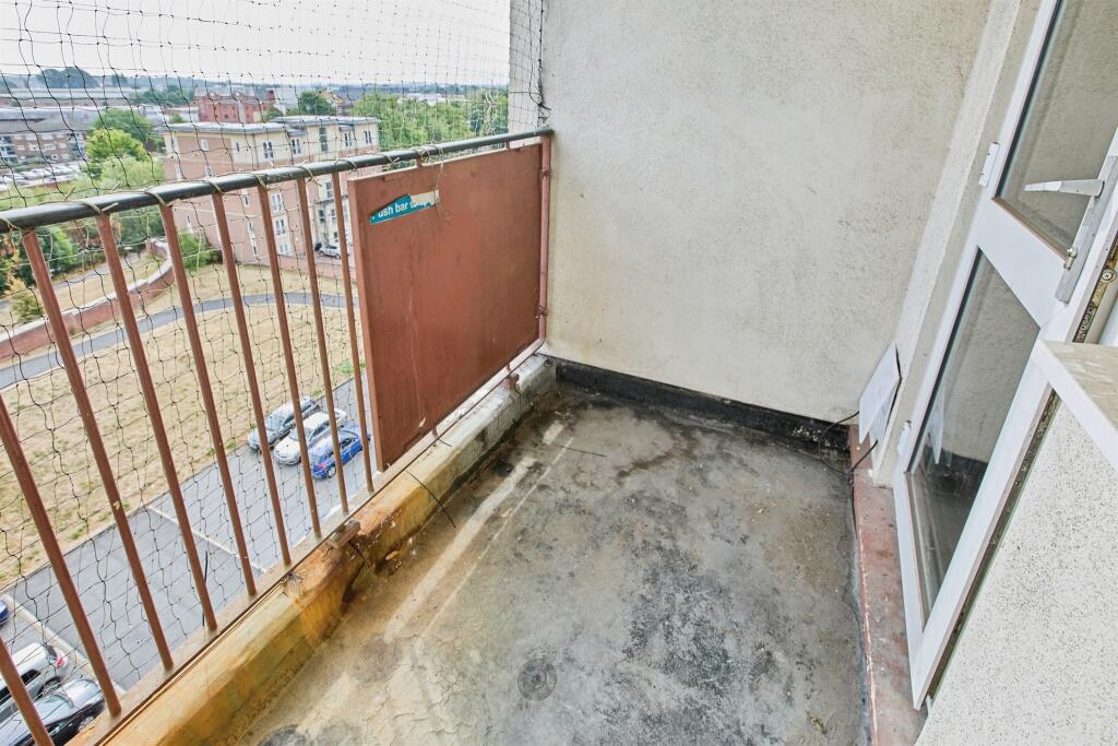 Apartment in Derby - View 5