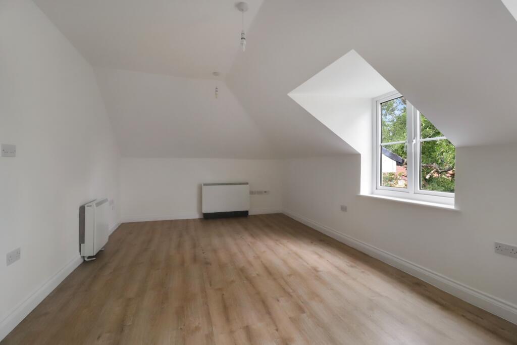 15 School Meadow, Guildford - View 4