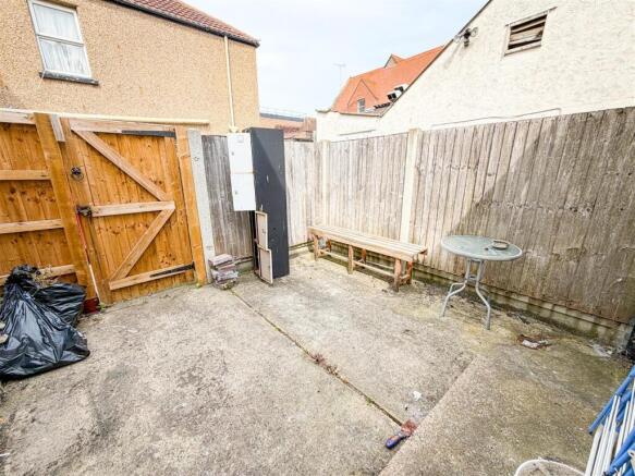 COURTYARD GARDEN