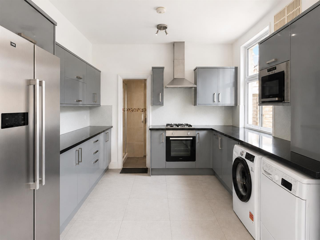 House in London - View 3