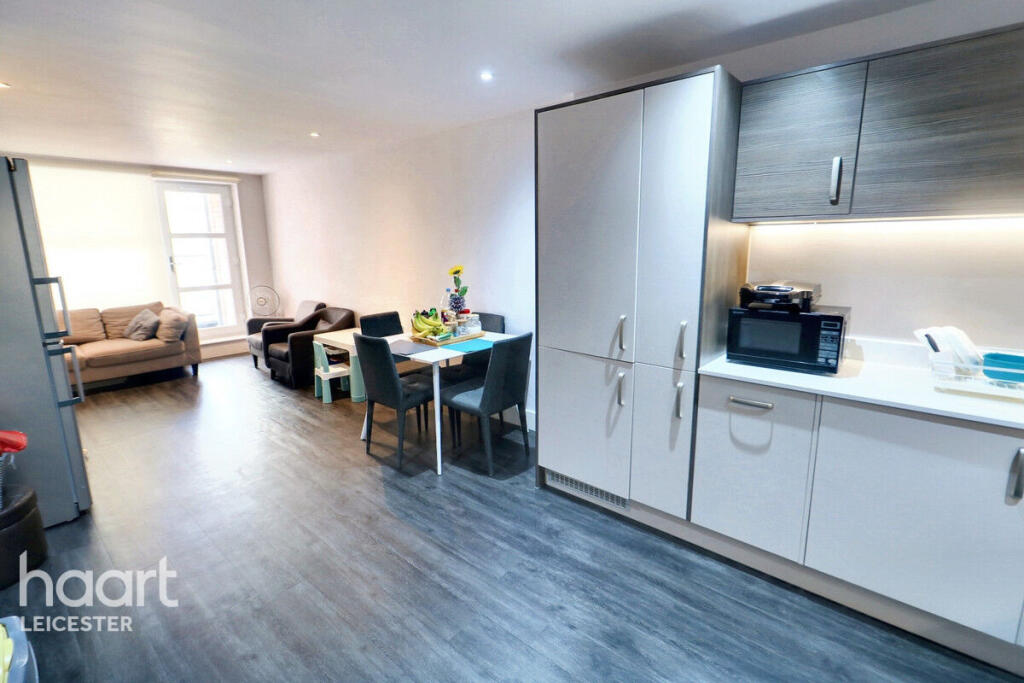 2-bed flat on Chatham Street, LEICESTER, £200,000