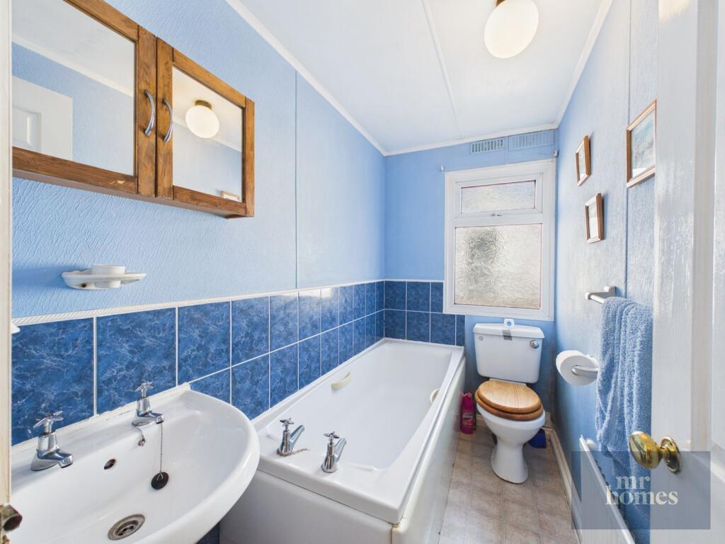 Queens Drive, Culverhouse Drive, Cardiff, CF5 photo 4