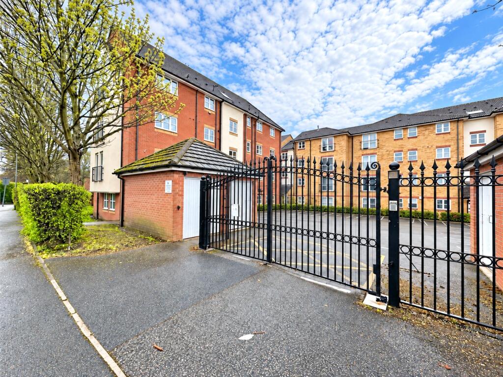 Apartment in Liverpool - View 2