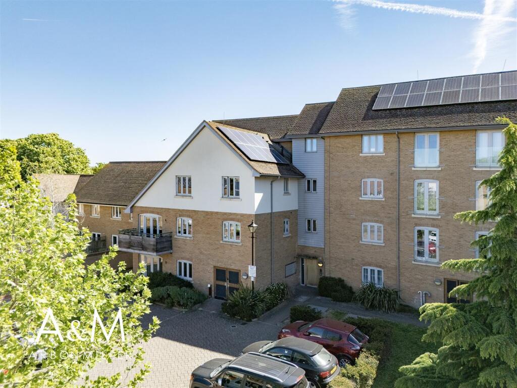Main image of property: New Mossford Way, Barkingside,