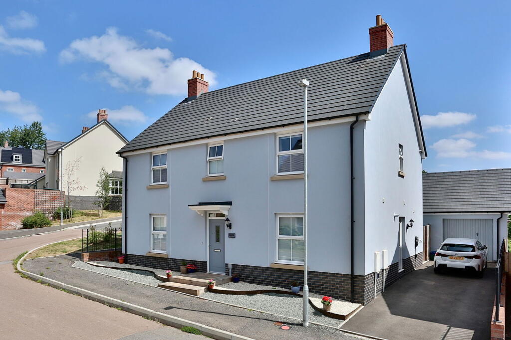 4-bed detached on 1 Ffordd Hywel y Coed, Llanfoist, Abergavenny, NP7 9DQ, £575,000
