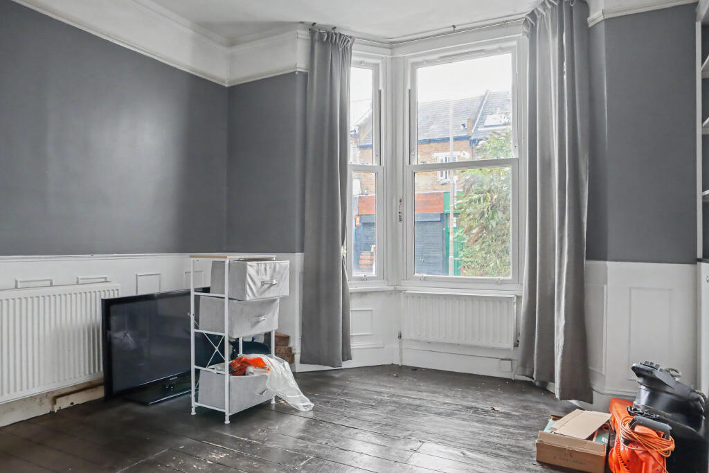 Apartment in London - More