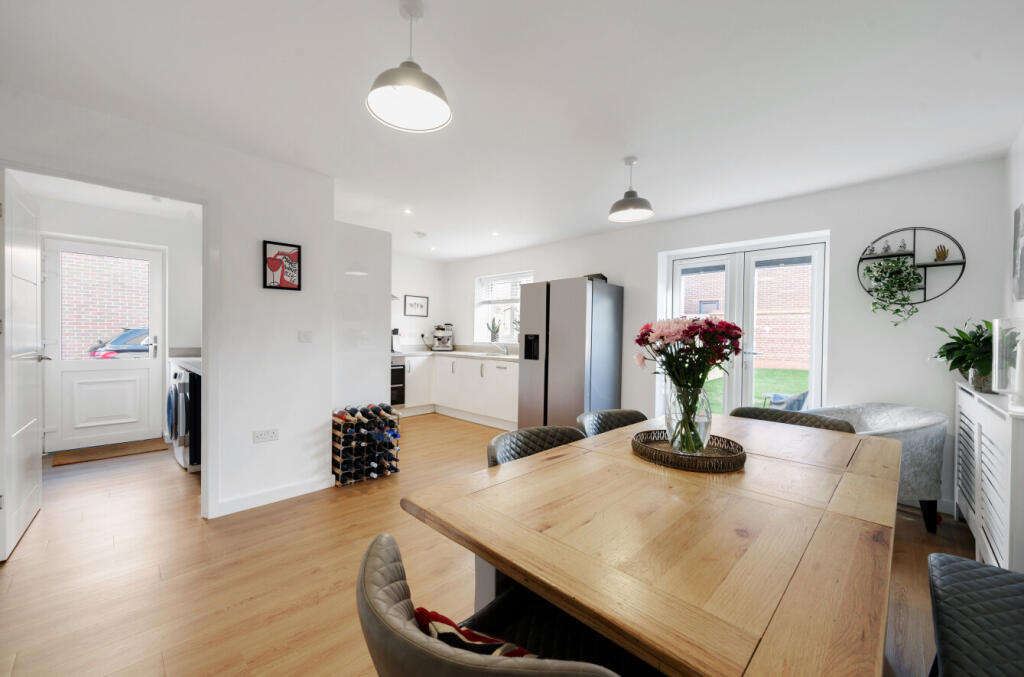 Quiller Avenue, Arborfield Green, Reading, Berkshire, RG2 photo 3