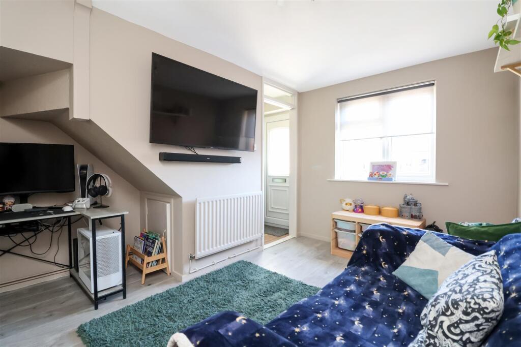 House in Horsham, West Sussex - View 3