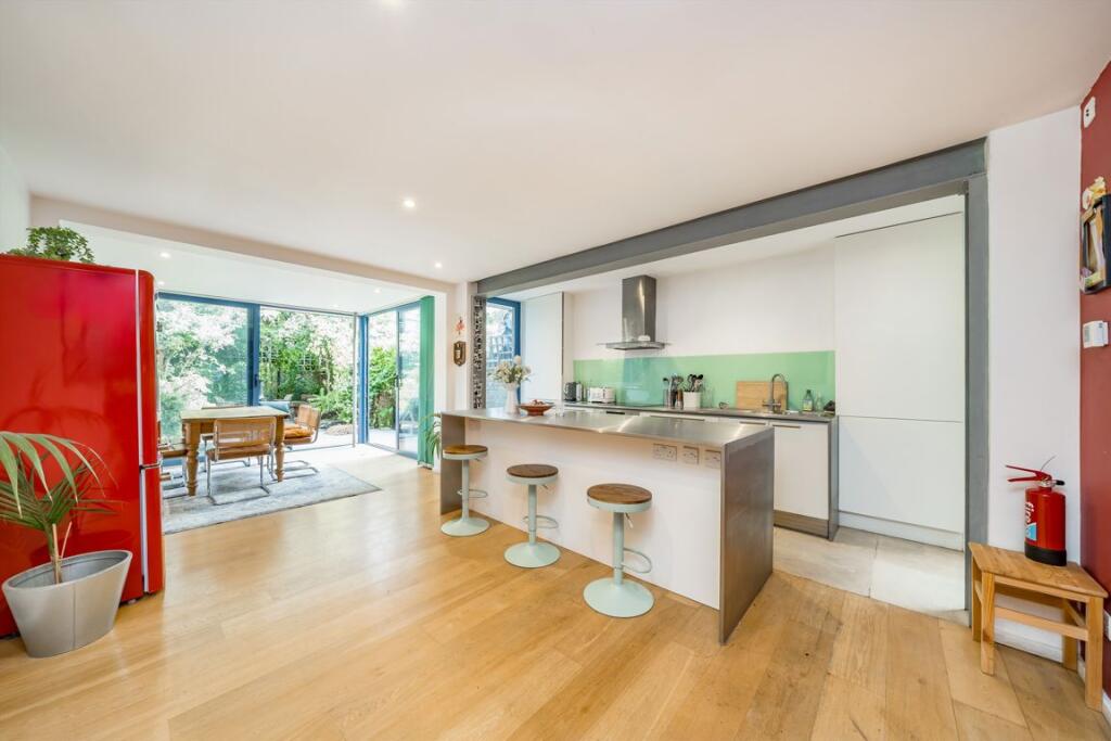 House in London - View 4