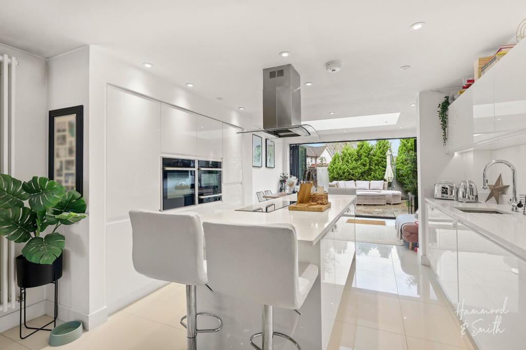 House in Epping Forest, North Weald - More