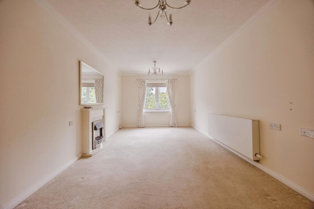Apartment in Croydon - View 4