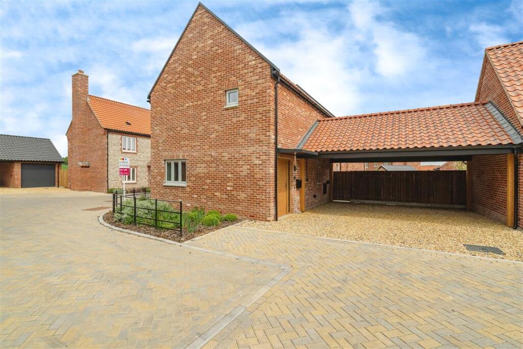 Broadgate Close, Northrepps, Cromer photo 2