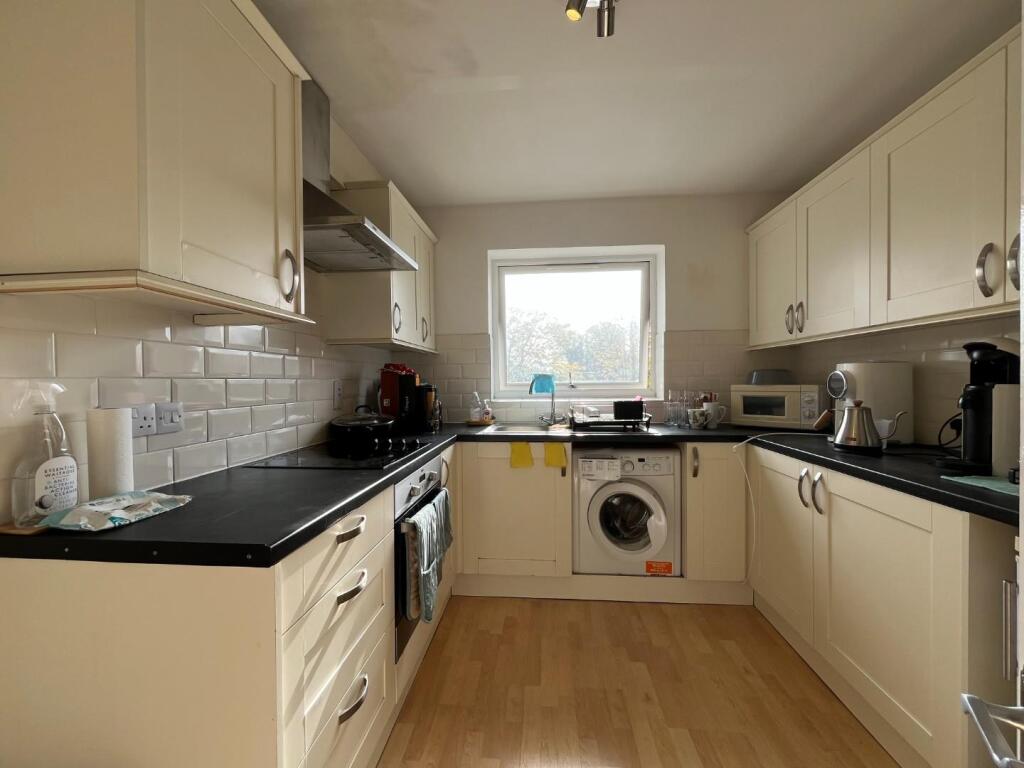 Apartment in London, New Malden - View 2