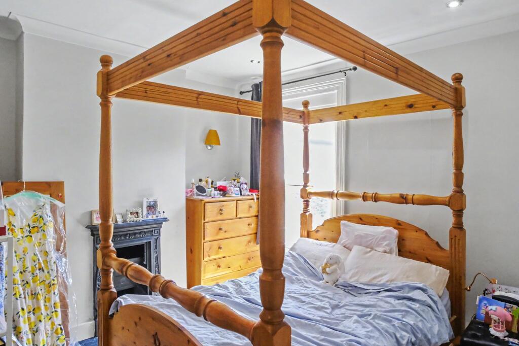 Apartment in London, Hanwell - View 5