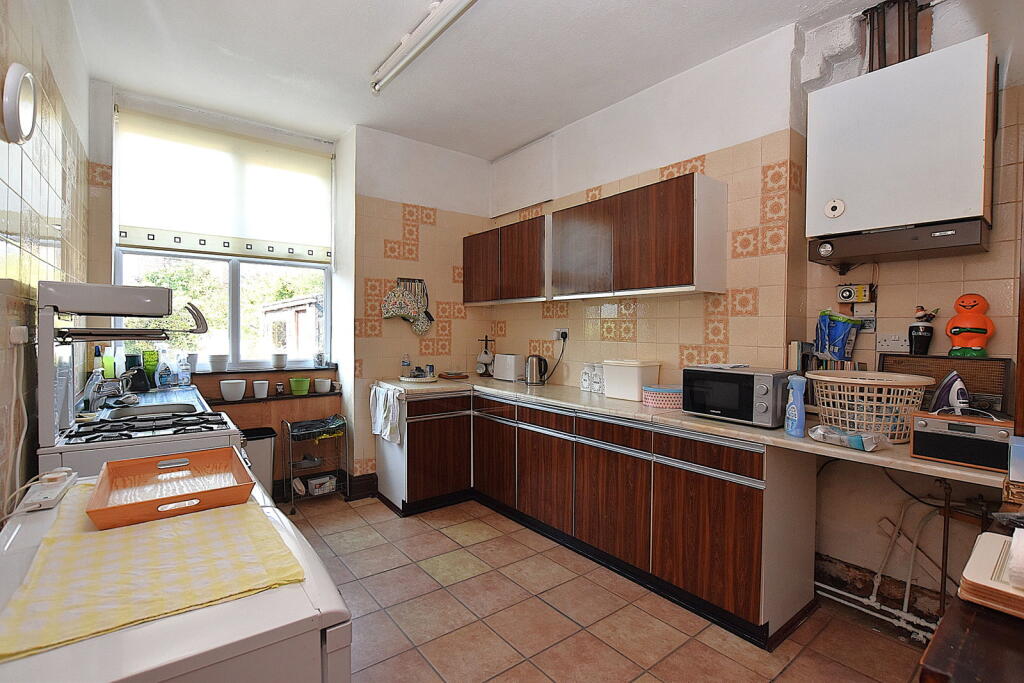 Woodchurch Lane, Prenton, CH42 photo 4