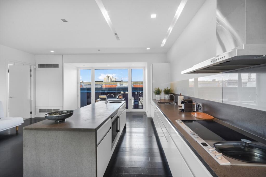 2 bedroom penthouse for rent