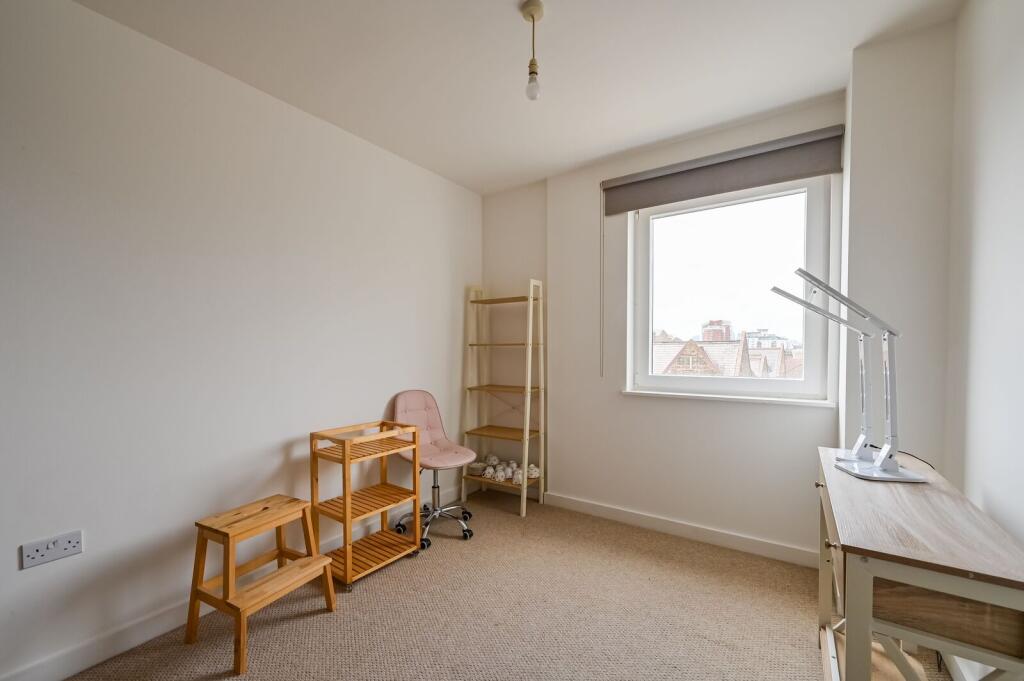 Forge Square, Docklands, London, E14 - View 5