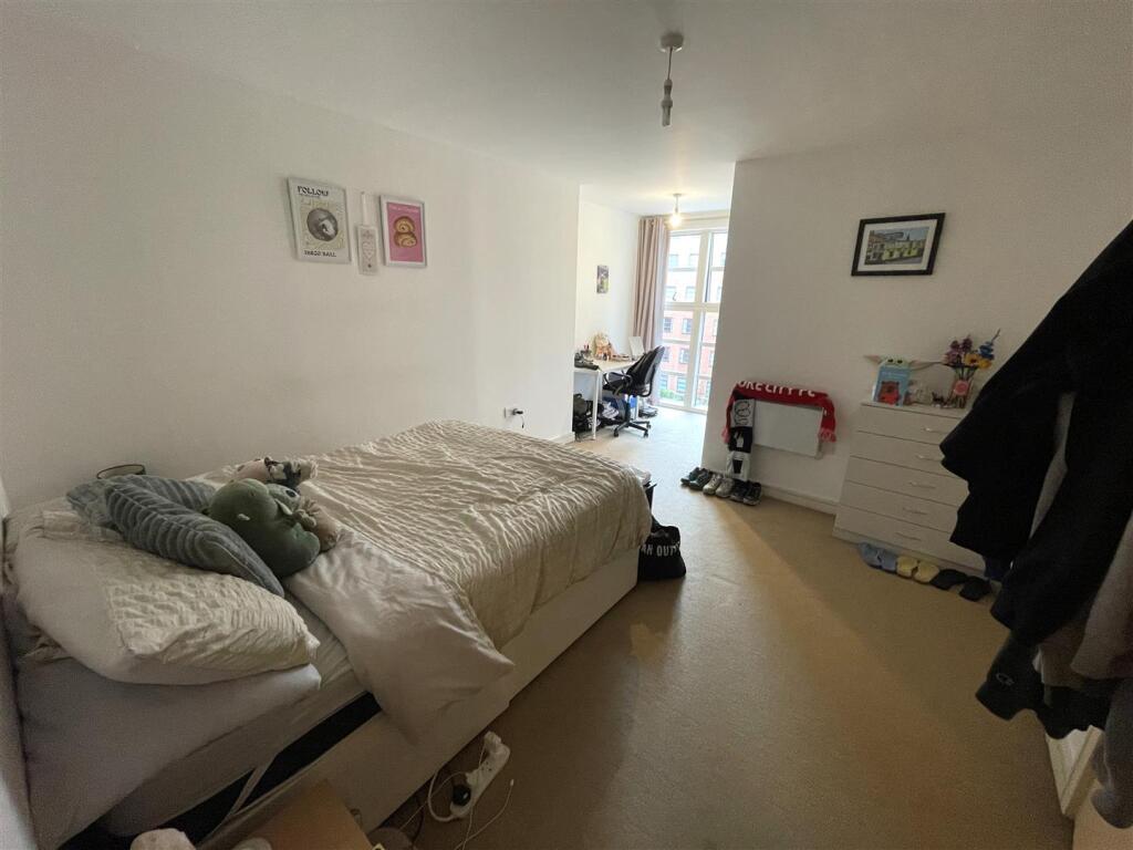 Apartment in Manchester, First Street, City Centre - More