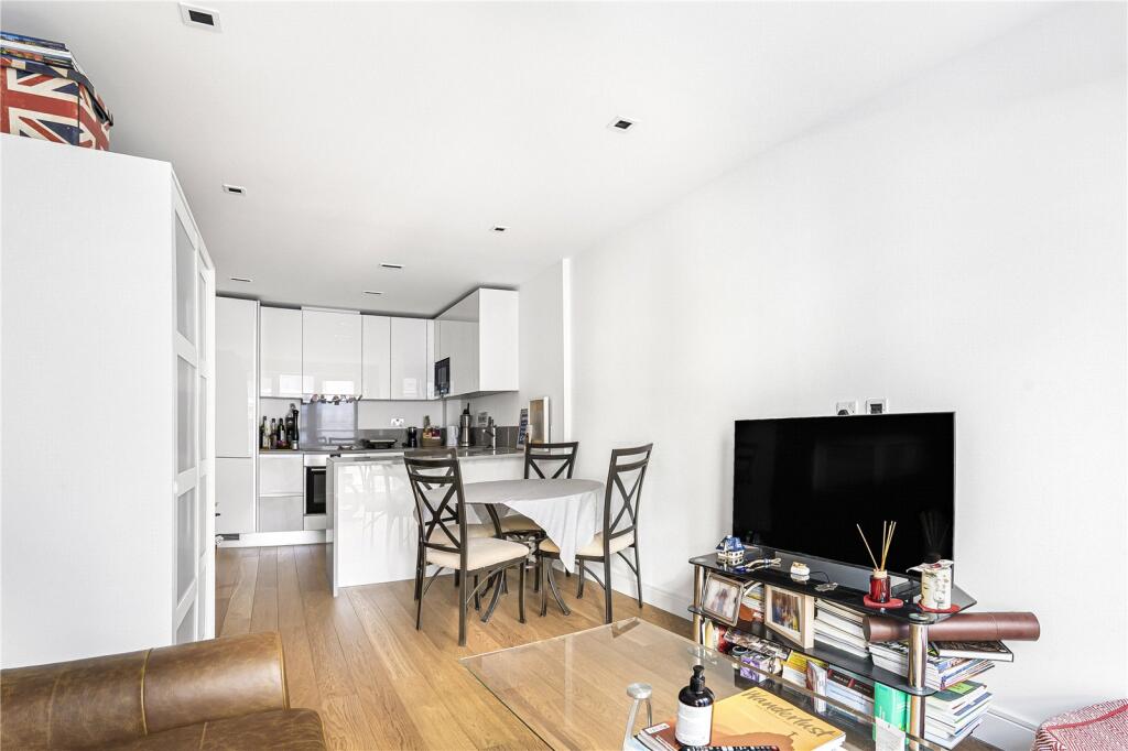 Apartment in London - View 3