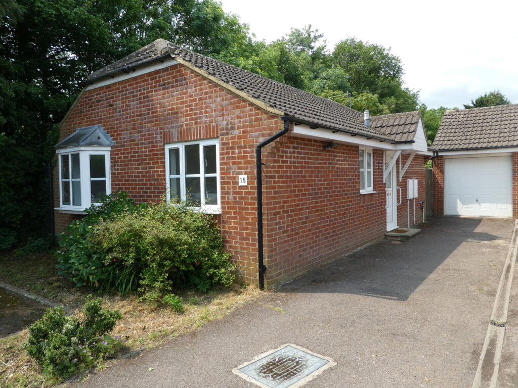Main image of property: Horton Close, Middleton Cheney, Banbury, OX17 2LQ