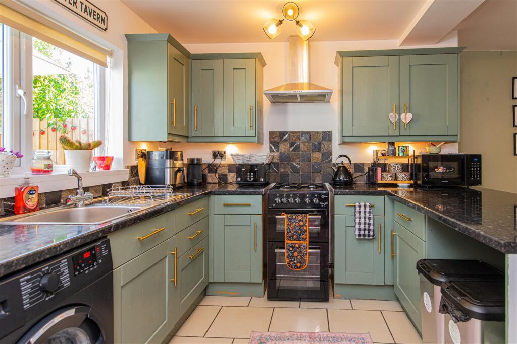 House in Kettering, Avondale - View 5