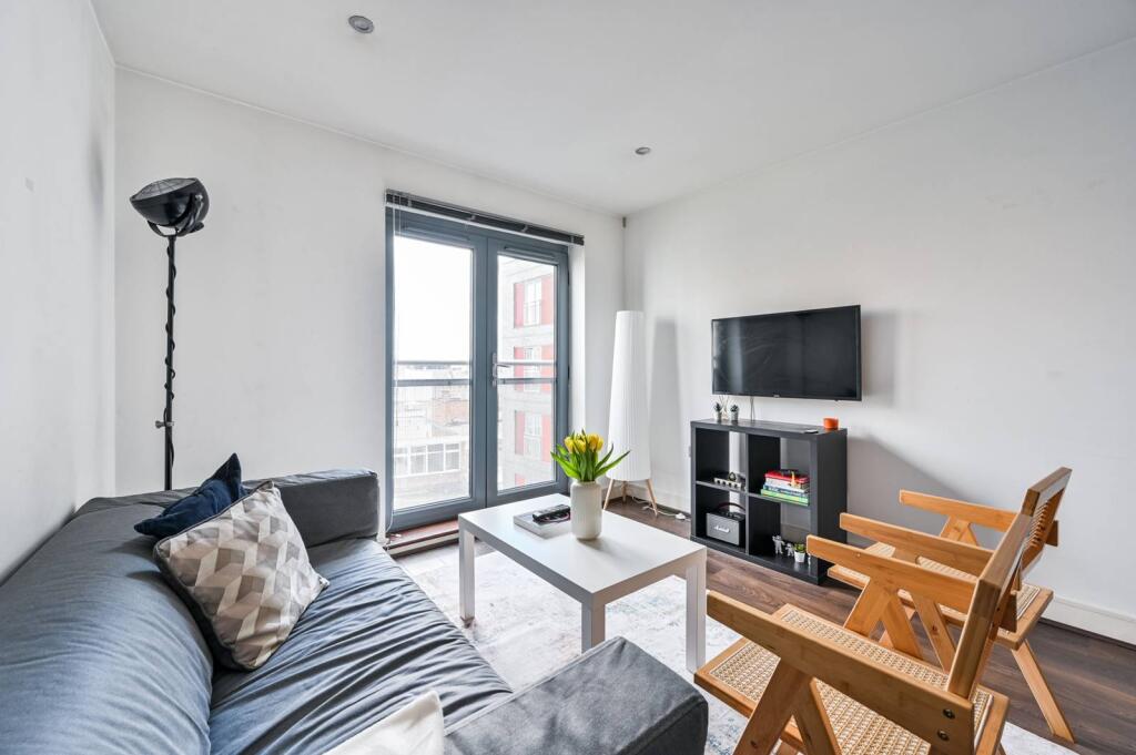 1-bed flat on Jacobs Court, Plumbers Row, Whitechapel, London, E1, £300,000